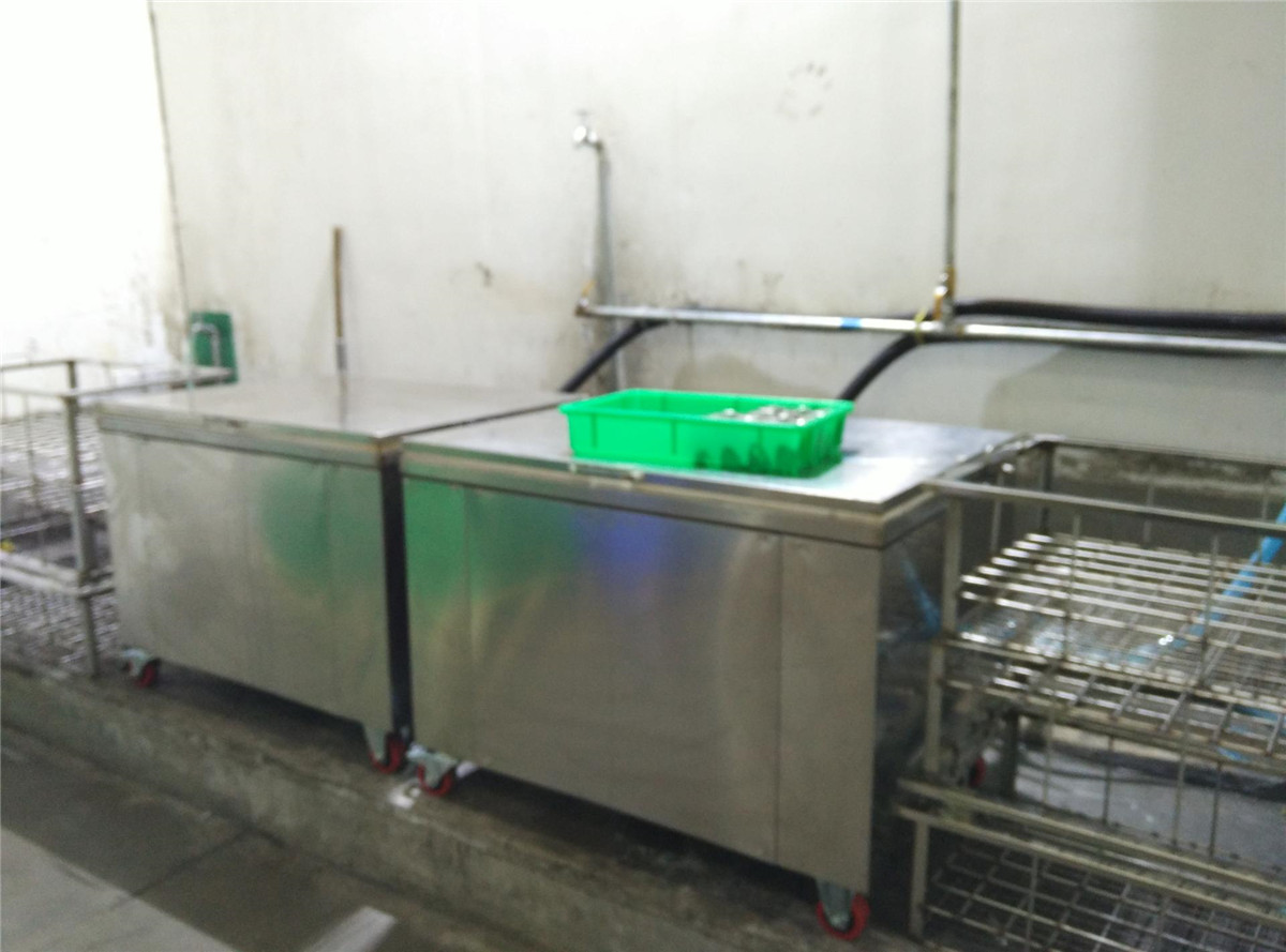 汽車(chē)零部件超聲波清洗機(jī)