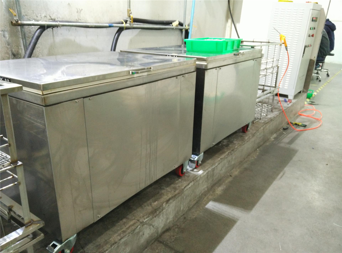 汽車(chē)零部件超聲波清洗機(jī)